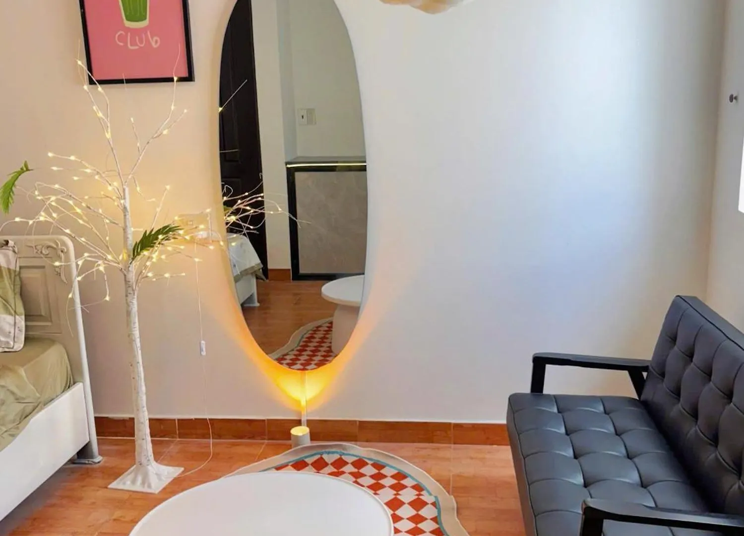 호텔 Corgi House Nha Trang - Steps From Beach