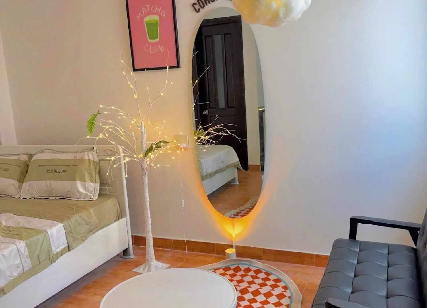 Corgi House Nha Trang - Steps From Beach 호텔