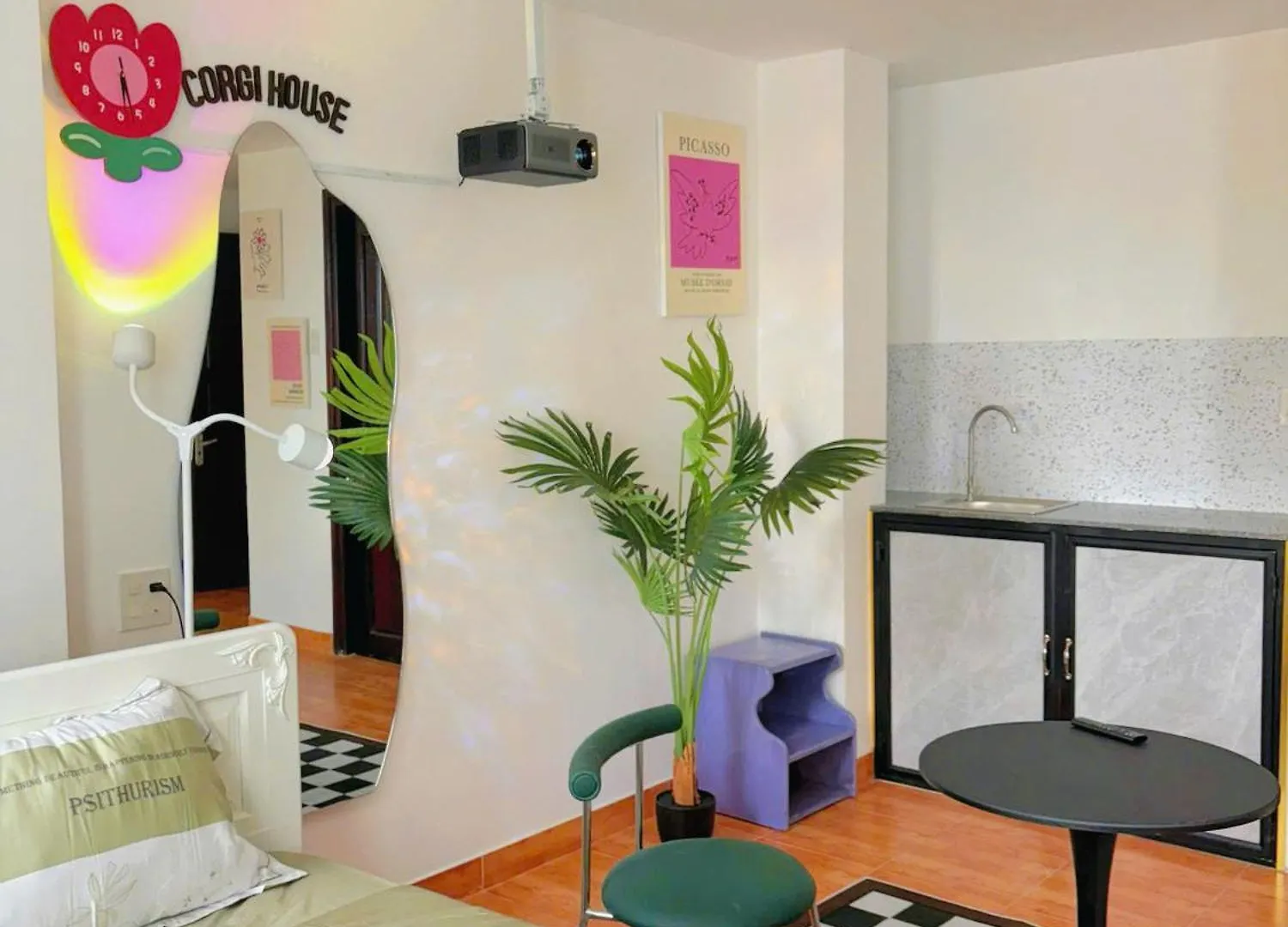 Corgi House Nha Trang - Steps From Beach